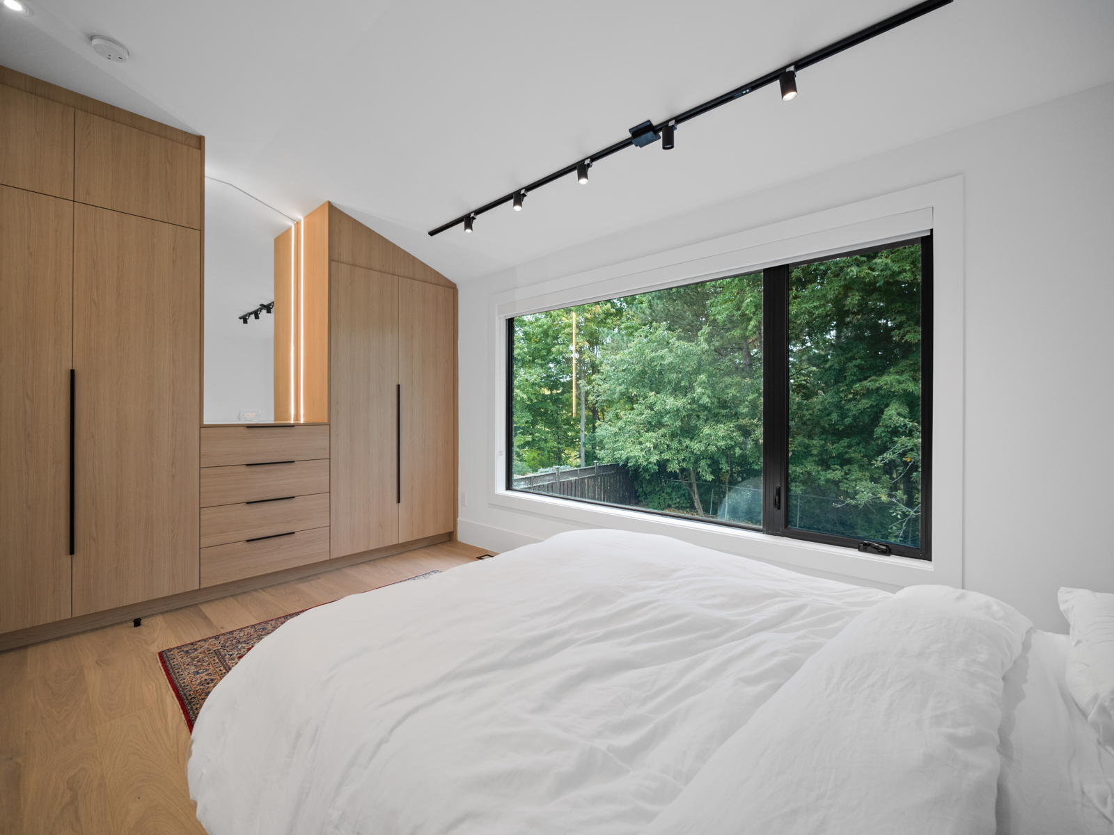 Maximizing Closet Space with Custom Closet Systems